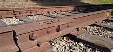 Poles Plate Fastening Crane