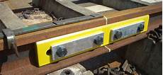 Poles Plate Fastening Crane